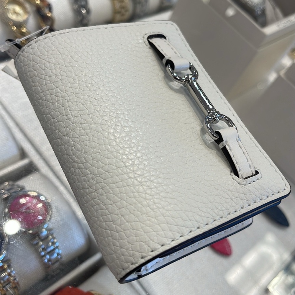 MICHAEL KORS Carson Small Pebbled Leather Wallet
OPTIC WHITE
NWT - Picture 6 of 16